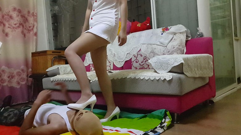 072851e35y2l25x5y51kau.jpg
